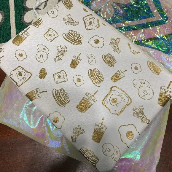 Stoney clover lane vegan flat pouch - Picture 3 of 11